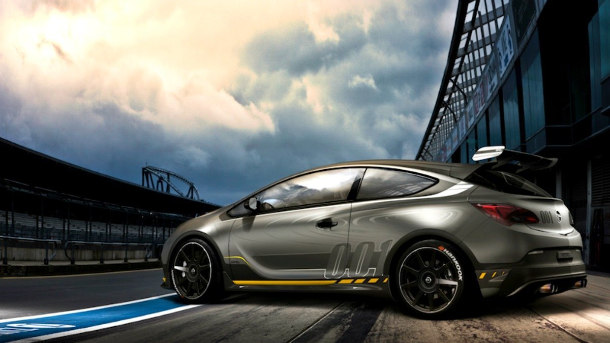 Opel Astra OPC EXTREME: Ένα τετράτροχο για πίστες και… πασαρέλα