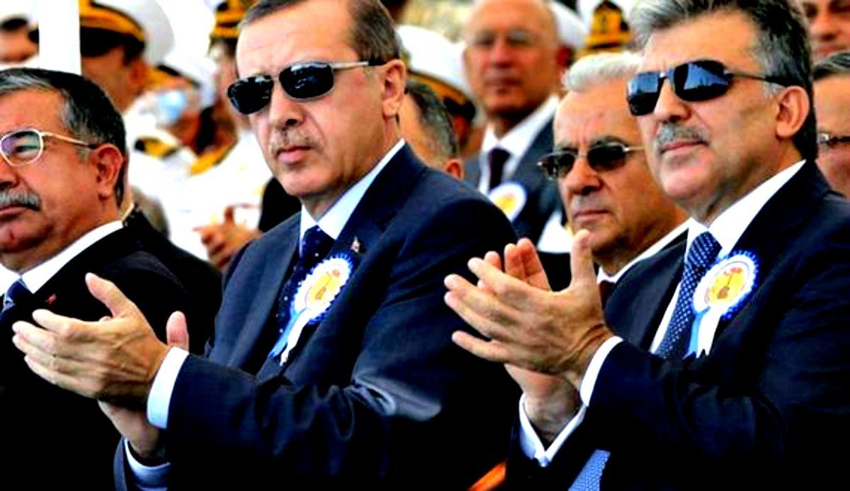 Γκιούλ εναντίον Ερντογάν για το κλείσιμο του Twitter στην Τουρκία