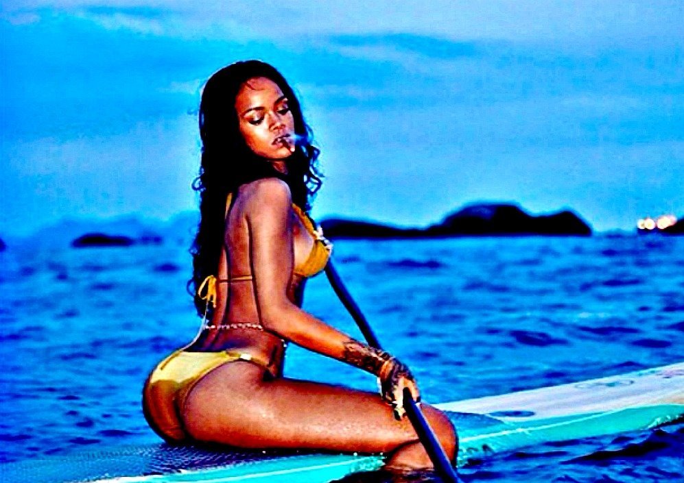 Το Instagram απειλεί τη Rihanna για τις γυμνές φωτογραφίες κι εκείνη απαντά ειρωνικά!