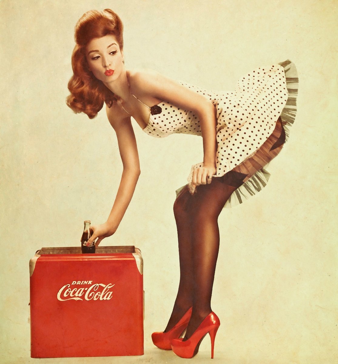 128 χρόνια Coca-Cola: Όσα πρέπει να ξέρεις για το πιο διάσημο αναψυκτικό