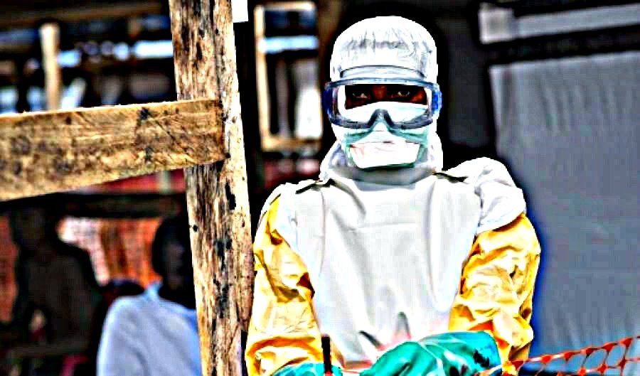 Κραυγή αγωνίας γιατρού στη Λιβερία: “Αν κλαίγαμε όλοι, θα γινόταν ακόμη δυσκολότερη η πάλη με τον Έμπολα” (photos)