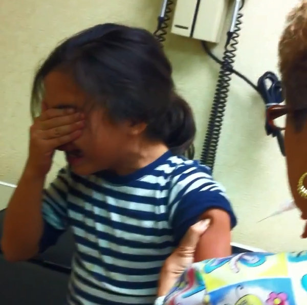 Αντίδραση για Όσκαρ από πιτσιρίκα που δεν θέλει να κάνει εμβόλιο! (video)