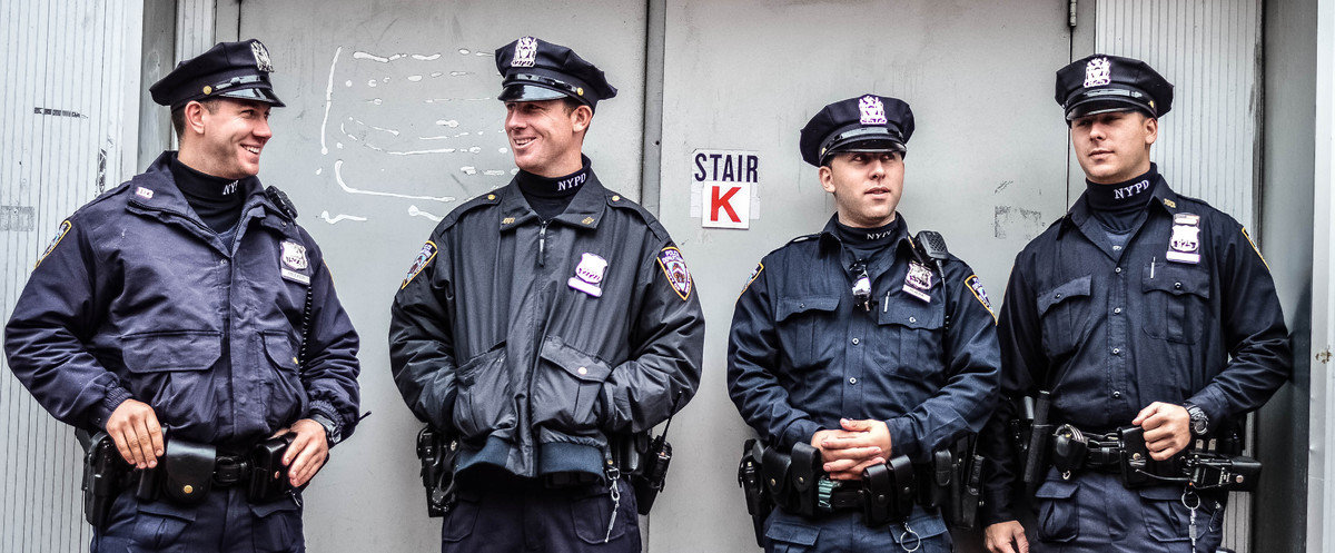 Ανατριχιαστικές φωτογραφίες πριν και μετά από την επίθεση με τσεκούρι στη Νέα Υόρκη (photos)