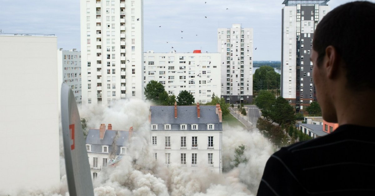 Οι καλύτερες φωτογραφίες από κτίρια που κατεδαφίστηκαν μέσα σε κλάσματα του δευτερολέπτου
