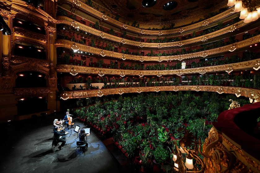 Ζαρζαβατικά ήταν οι πρώτοι θεατές στην όπερα της Βαρκελώνης μετά την πανδημία