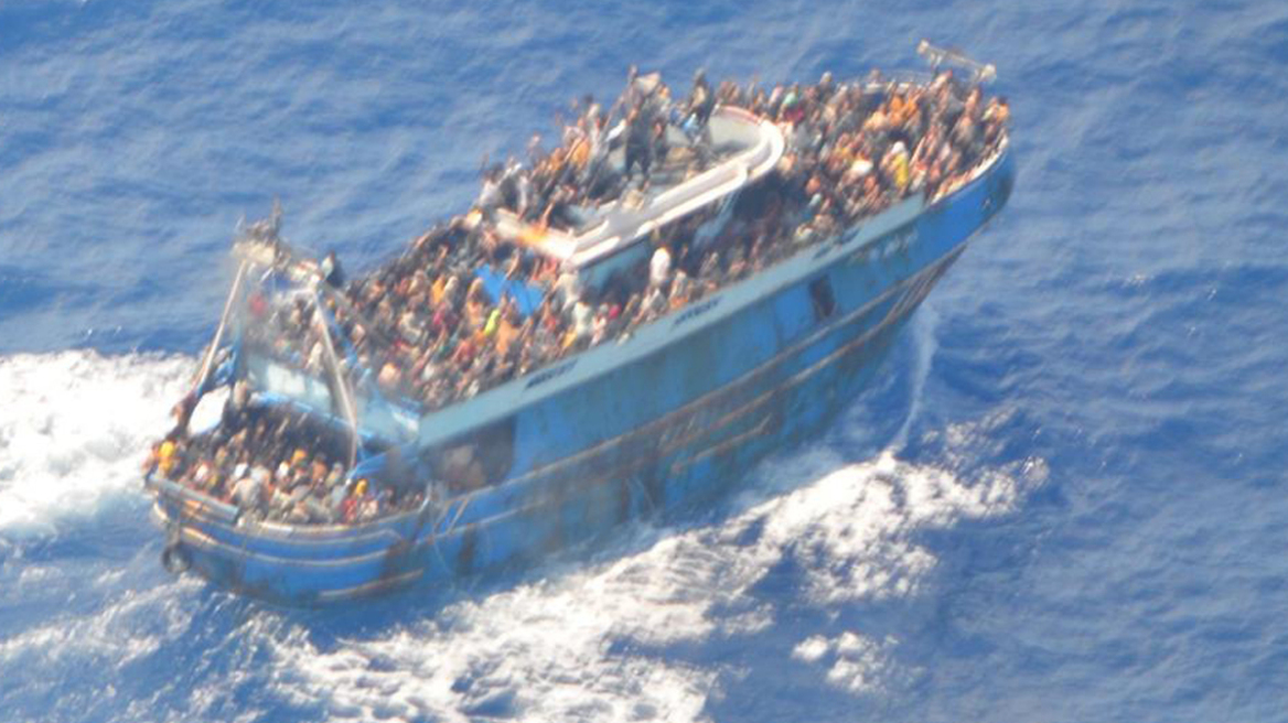 Οι New York Times δεν συμφωνούν με το αφήγημα της ακτοφυλακής για το ναυάγιο της Πύλου