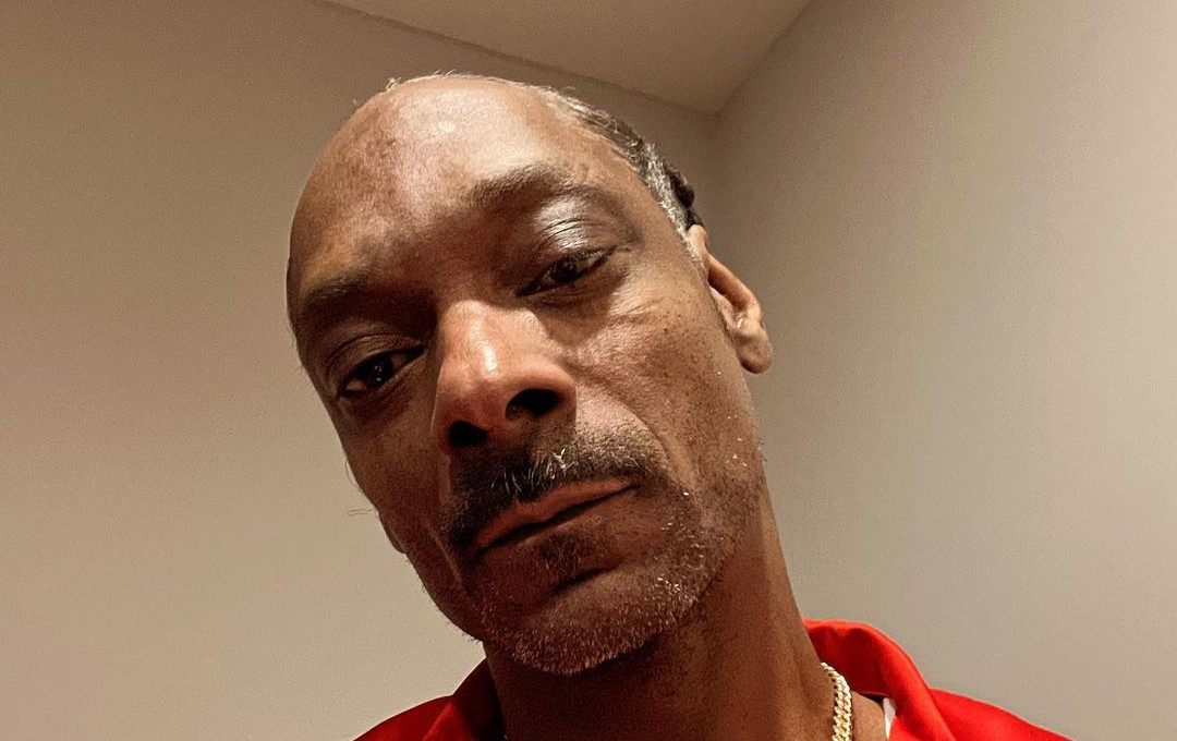 Ο Snoop Dogg έκανε ανάρτηση πως κόβει το κάπνισμα και δεν ξέρουμε αν είναι τρολ ή αν το εννοεί