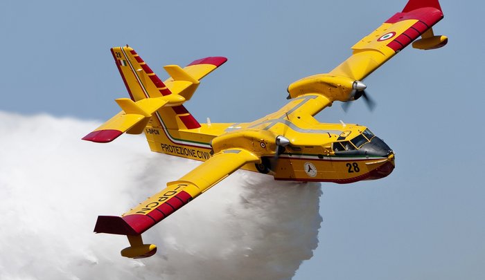 Έπεσε Canadair στην Κάρυστο