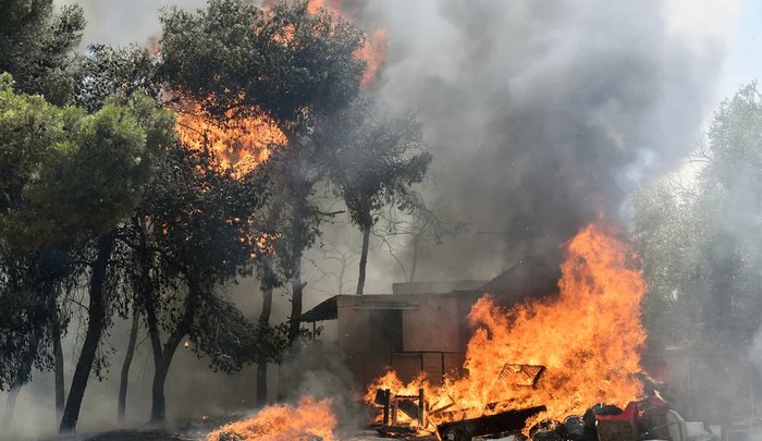 Όσα γνωρίζουμε για τη φωτιά σε Σαρωνίδα, Λουτράκι, Δερβενοχώρια