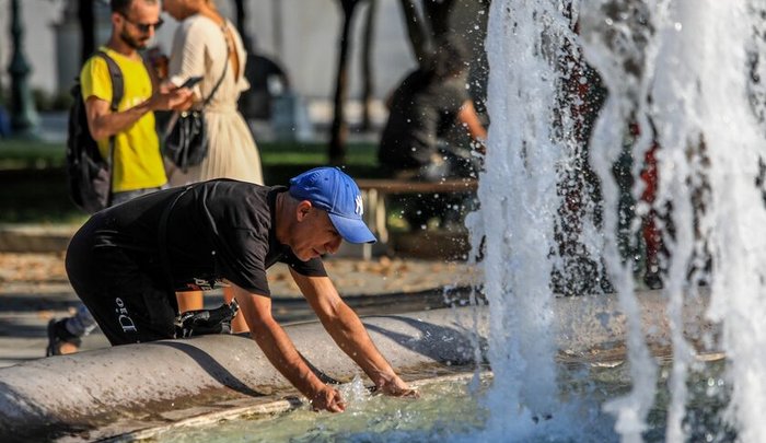 Μάθαμε πότε θα σταματήσουμε να ιδρώνουμε από τον καύσωνα