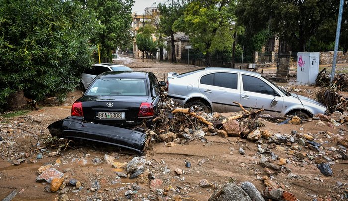 Οι καταστροφές σε Βόλο και Βόρεια Εύβοια μέσα από βίντεο και φωτογραφίες