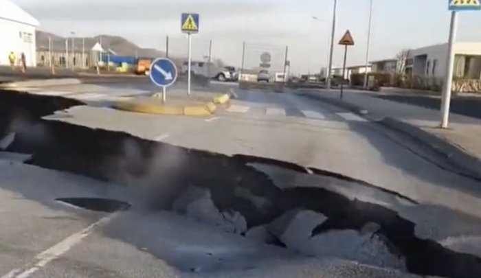 Οι εικόνες που μας έρχονται από την Ισλανδία μοιάζουν να έχουν βγει από ταινία