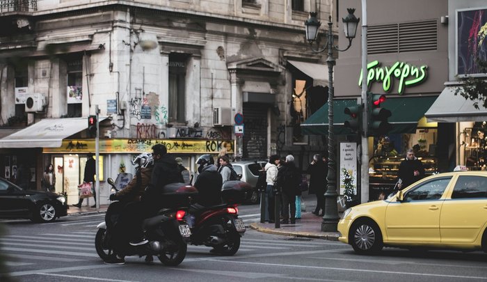 Ένα Casual απόγευμα στην Αθήνα με οδηγούς να παίζουν μπουνιές