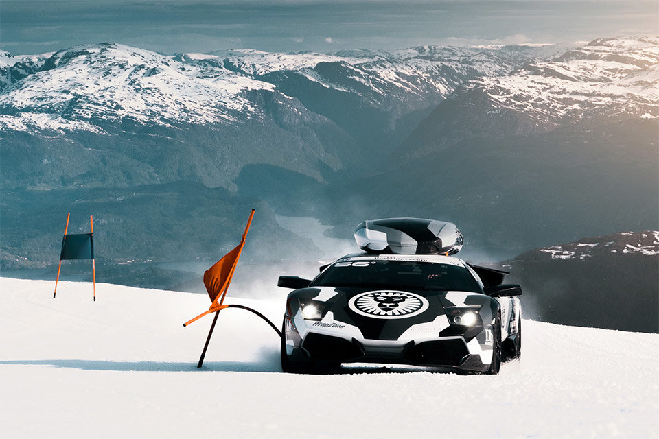 Lamborghini σε πίστα σκι, να κάνει σλάλομ; Πάτε καλά;