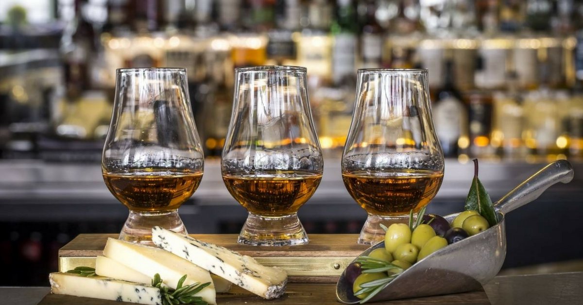 Oι 5 διαχρονικοί σύντροφοι του Whisky που δεν θα ξεπεράσουμε ποτέ