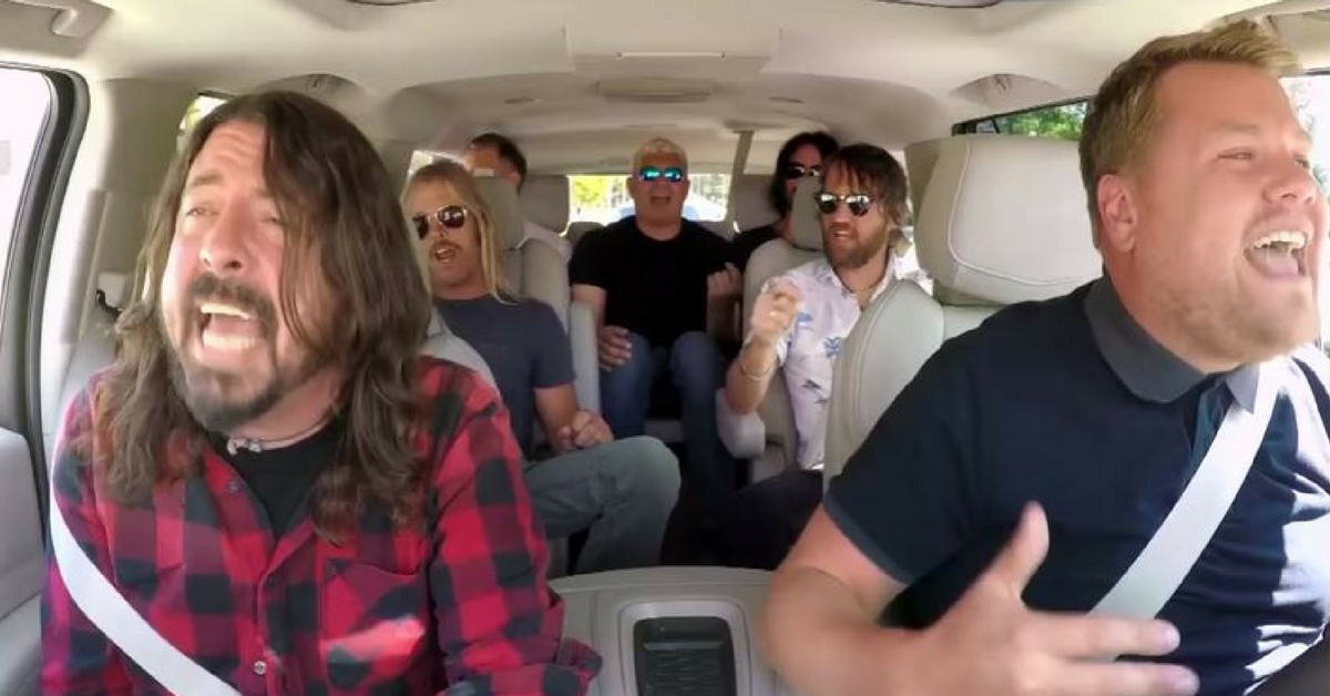 Δες την τυπάρα Dave Grohl να τα σπάει στο Carpool Karaoke