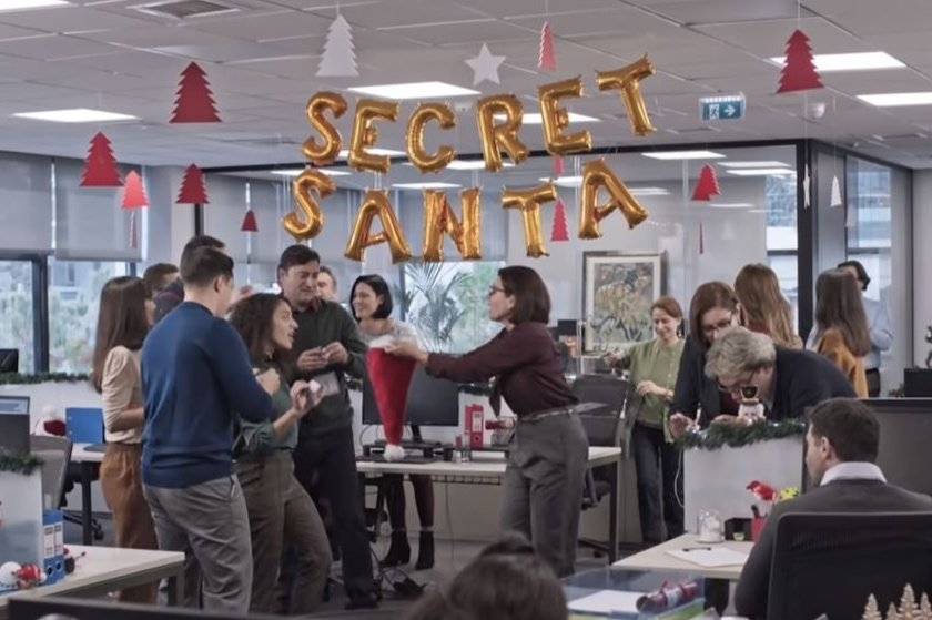 Αν το γραφείο θέλει Secret Santa, να πώς θα γίνεις ο καλύτερος Άη Μπίλης!