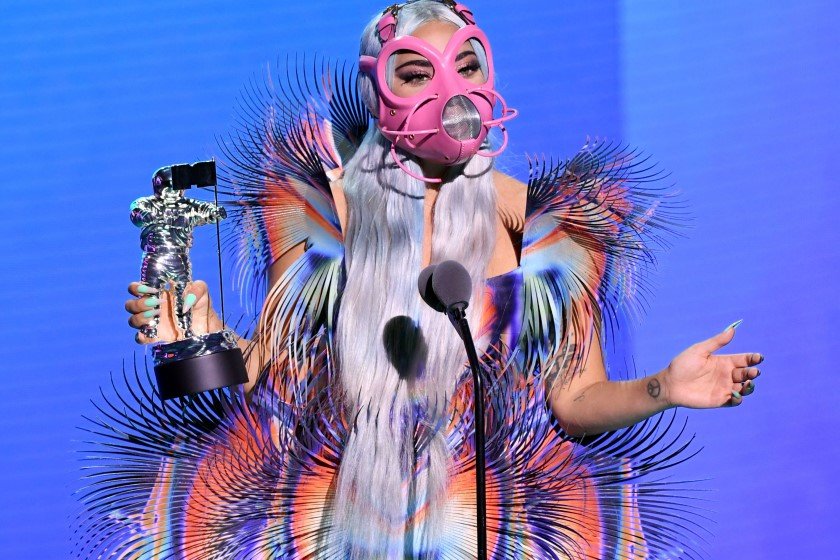 H Lady Gaga στα βραβεία του MTV τερμάτισε το μασκοφόρο glamorous!