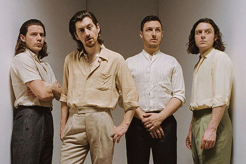 Οι Arctic Monkeys ψήθηκαν να ομορφύνουν το 2020 με νέο live δίσκο