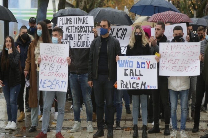 Ο Κλόντιαν Ράσα δολοφονήθηκε γιατί η αστυνομική βία είναι φρικιαστικά κοινή σε όλο τον πλανήτη