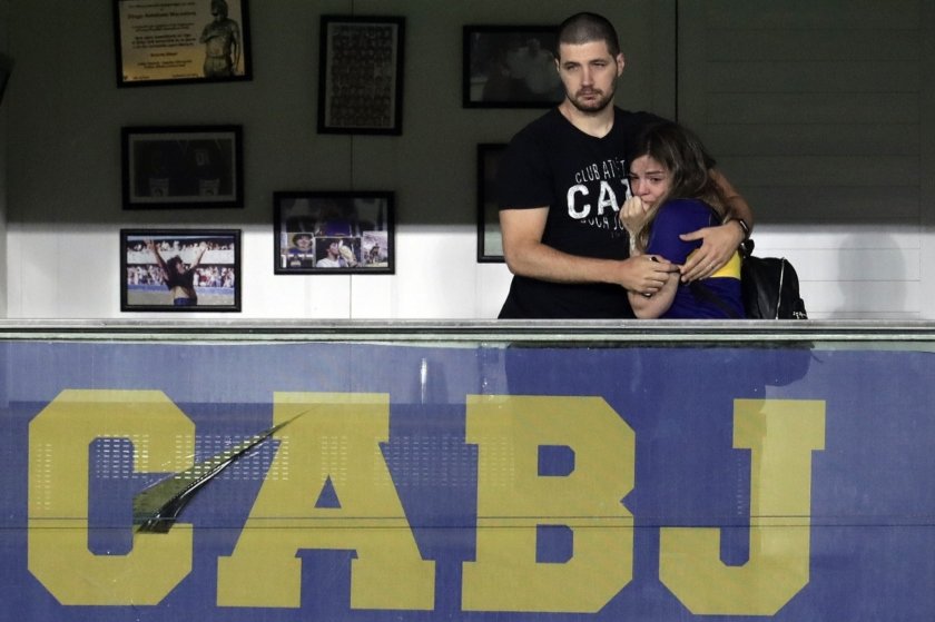 Οι παίκτες της Μπόκα αφιερώνουν στον Ντιέγκο το γκολ και η κόρη του Θεού ξεσπά σε κλάματα