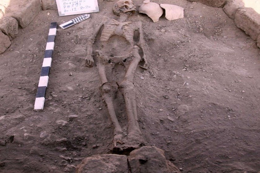 Στην Αίγυπτο βρήκαν χαμένη πόλη 3000 ετών και στο Παγκράτι ακόμη ψάχνουμε θέση πάρκιννγκ