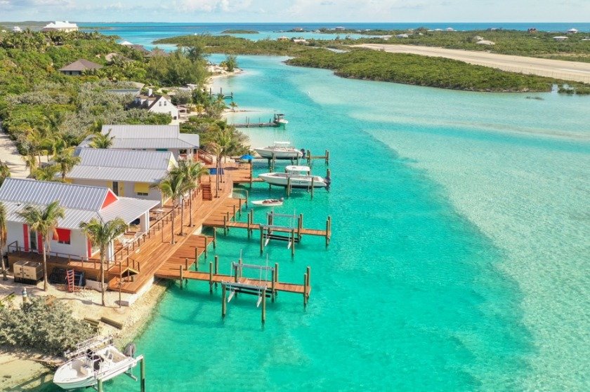 Πλούσια οικογένεια ψάχνει ζευγάρι για να εργαστεί στο ιδιωτικό τους νησί στις Μπαχάμες – με μισθό 100.000€