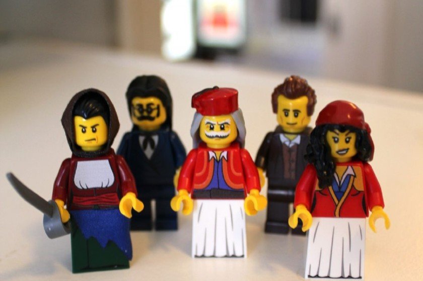 Ζήτω η επανάστα: Καλλιτέχνης φτιάχνει φιγούρες LEGO με τους ήρωες του 1821