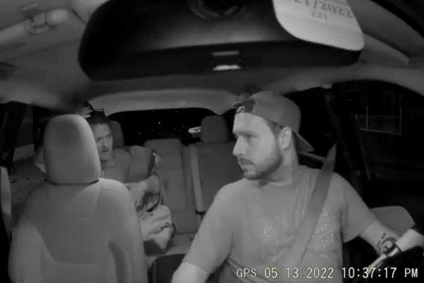 Οδηγός Lyft διώχνει πελάτισσα από το πίσω κάθισμα μετά από ρατσιστικό σχόλιο