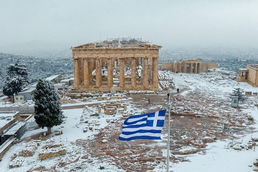 Κανείς δεν φωτογράφισε τη χιονισμένη Αθήνα καλύτερα από τους Αθηναίους της