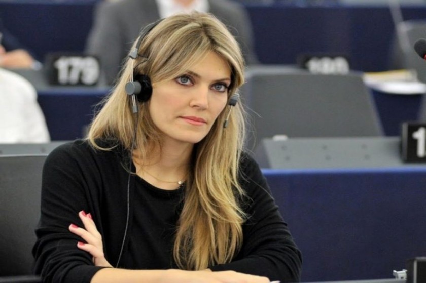 Μια χαρά: Επιστρέφει στο Ευρωκοινοβούλιο η μαντάμ Καϊλή