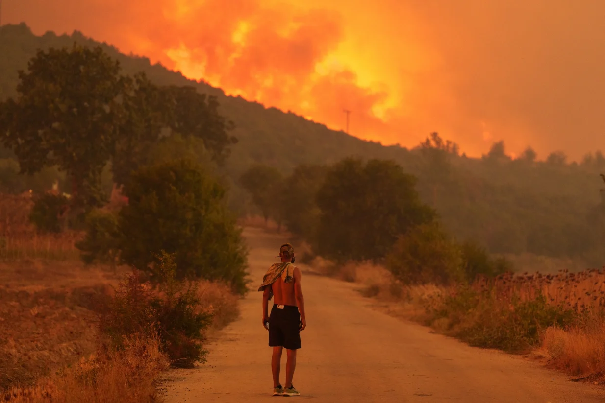 Τουλάχιστον 18 απανθρακωμένοι άνθρωποι βρέθηκαν στη Δαδιά