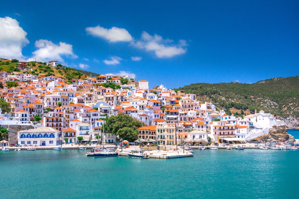 Το πιο κινηματογραφικό νησί της Ελλάδας, με την πλούσια βλάστηση και τα κρυστάλλινα νερά