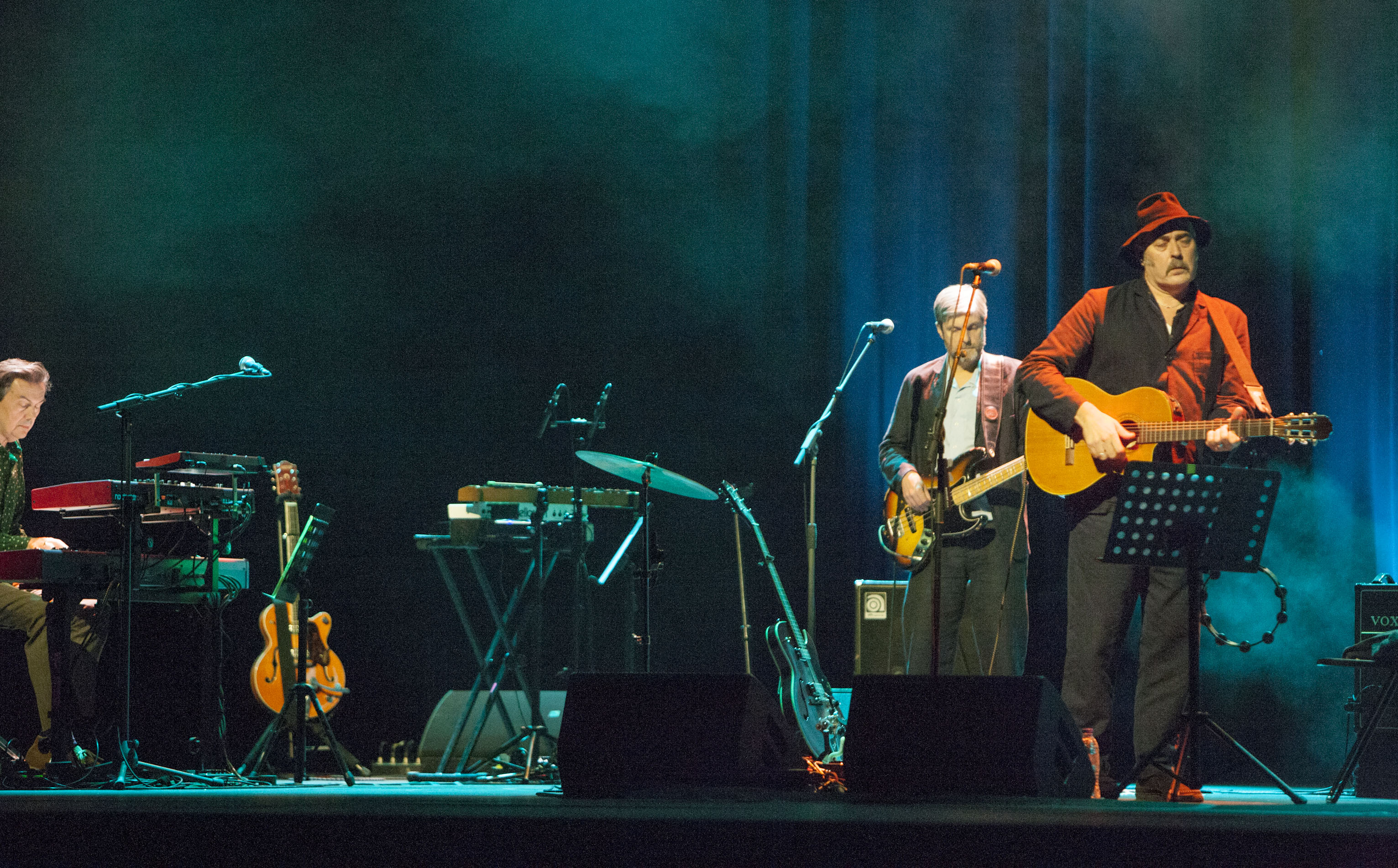 Είδαμε τους Tindersticks στο Christmas Theater και ταξιδέψαμε όπως μόνο εκείνοι ξέρουν