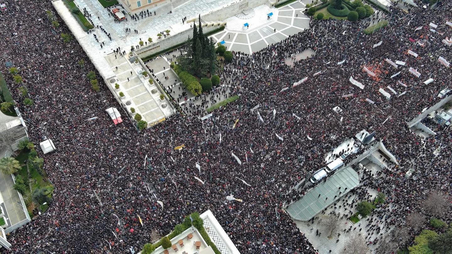 Μπορεί μια κυβέρνηση να αγνοήσει τόσο κόσμο;